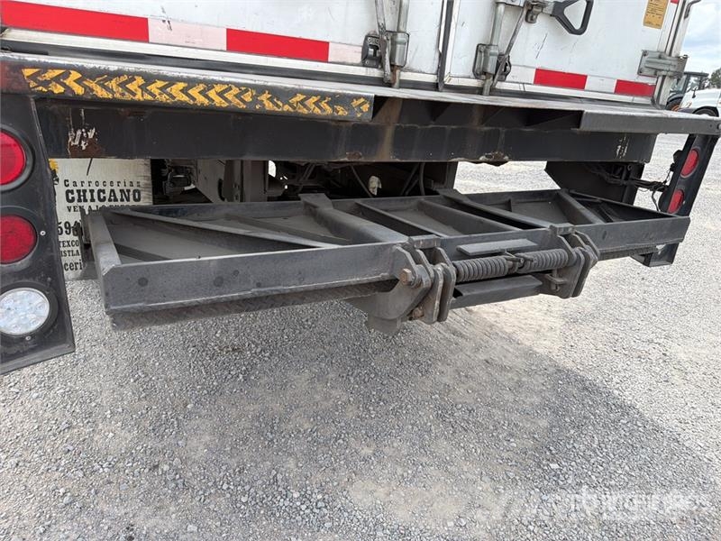 Isuzu FTR Camion con Caja Refrigerada / Refrigerated Tru Kühlkoffer
