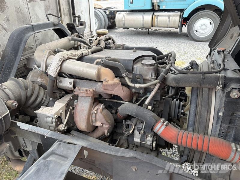Isuzu FTR Camion con Caja Refrigerada / Refrigerated Tru Kühlkoffer