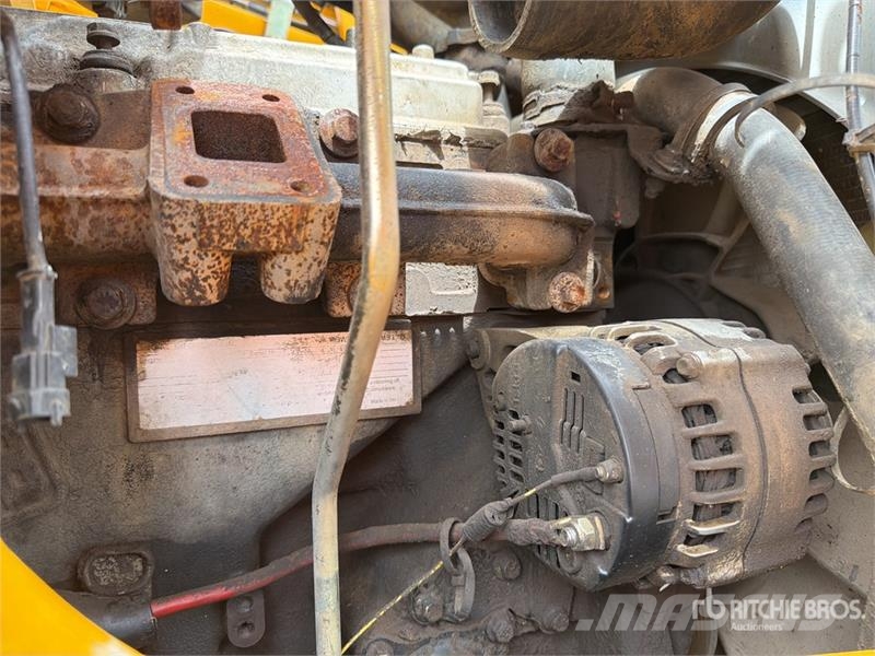 JCB 3CX 14L4CM 4x4 Retroexcavadora (INOPERABLE) / Back لوادر ذات جرافات عكسية