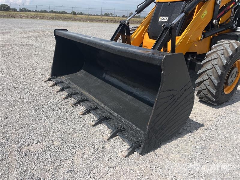 JCB 4DX 4x4 Retroexcavadora / Backhoe Loader Kaivurikuormaajat