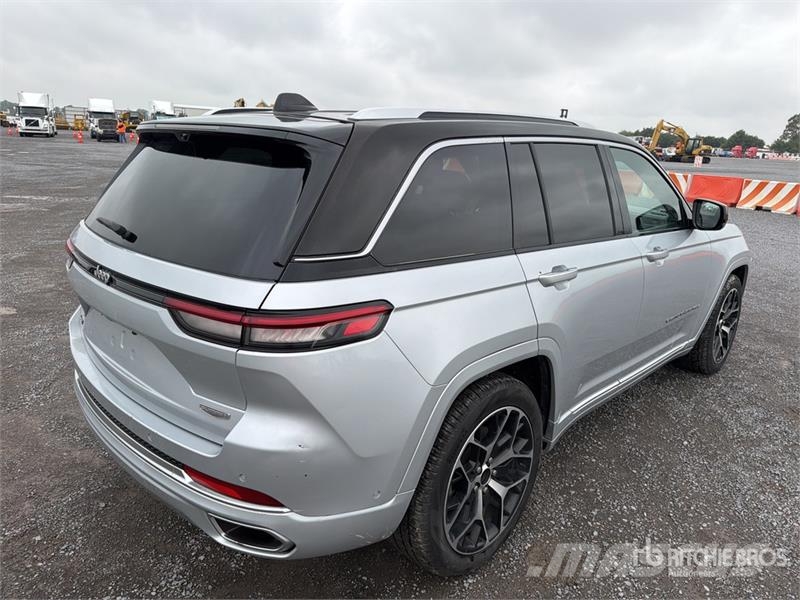 Jeep Grand Cherokee Summit 4WD Camioneta / SUV Samochody osobowe