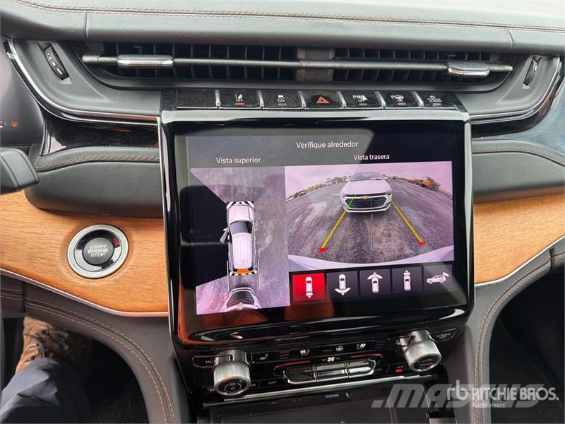 Jeep Grand Cherokee Summit 4WD Camioneta / SUV Samochody osobowe