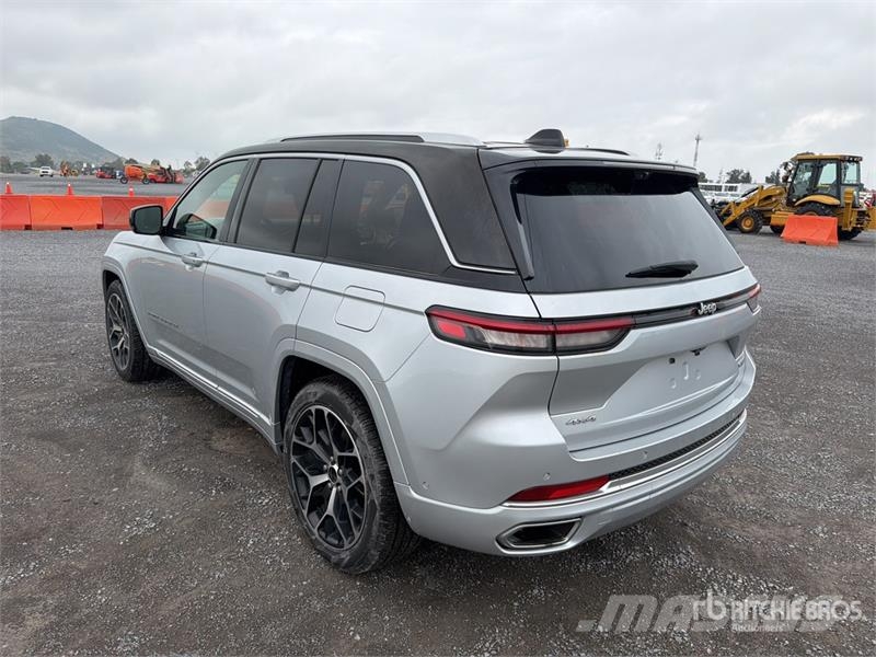 Jeep Grand Cherokee Summit 4WD Camioneta / SUV Samochody osobowe