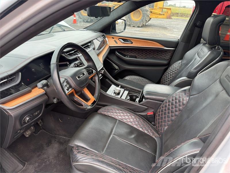 Jeep Grand Cherokee Summit 4WD Camioneta / SUV Samochody osobowe