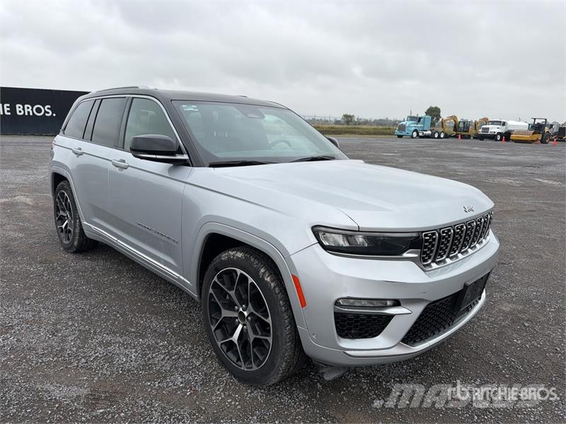 Jeep Grand Cherokee Summit 4WD Camioneta / SUV Samochody osobowe