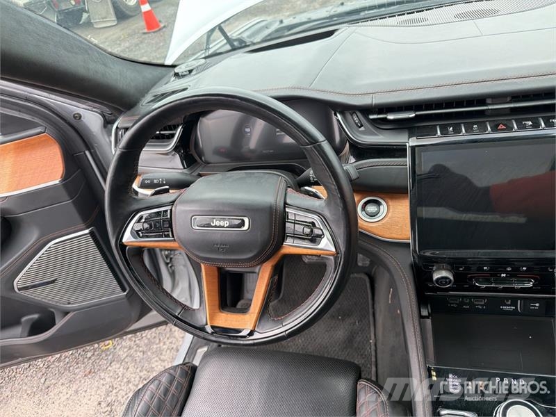 Jeep Grand Cherokee Summit 4WD Camioneta / SUV Samochody osobowe