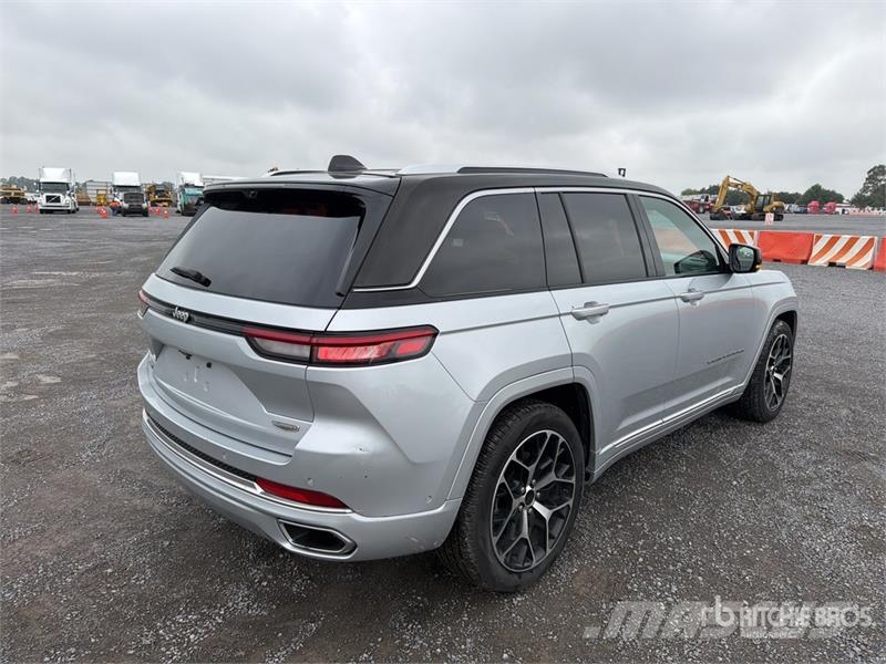 Jeep Grand Cherokee Summit 4WD Camioneta / SUV Samochody osobowe