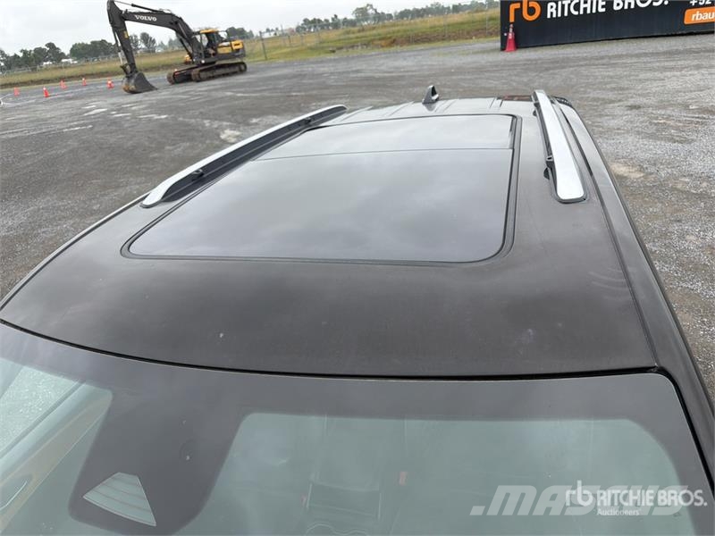 Jeep Grand Cherokee Summit 4WD Camioneta / SUV Samochody osobowe