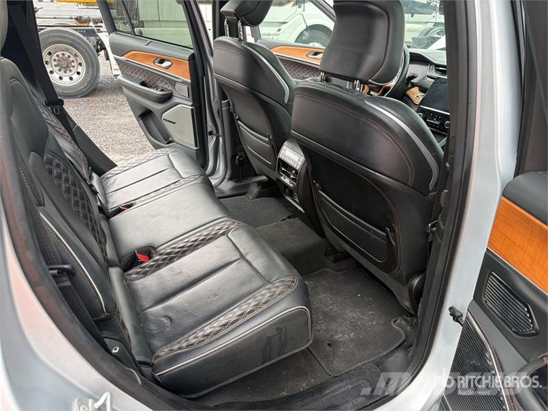 Jeep Grand Cherokee Summit 4WD Camioneta / SUV Samochody osobowe
