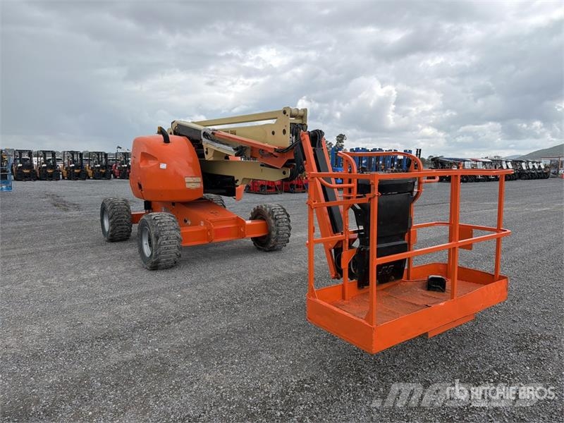 JLG 450AJ 2WD Diesel Elevador Articulado / Articulatin Karos emelők