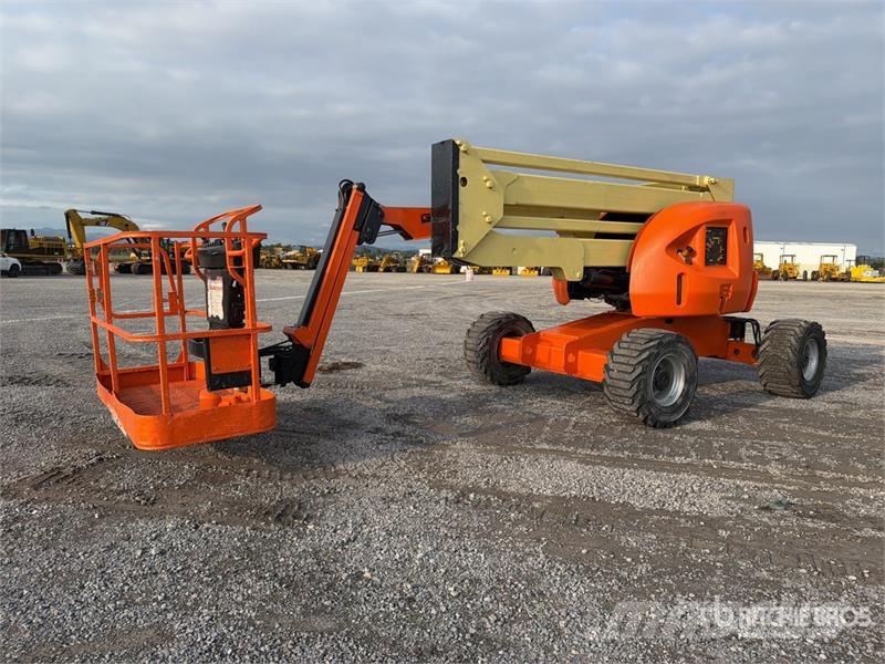 JLG 450AJ 4WD Diesel Elevador Articulado / Articulatin Gelenkteleskoparbeitsbühnen