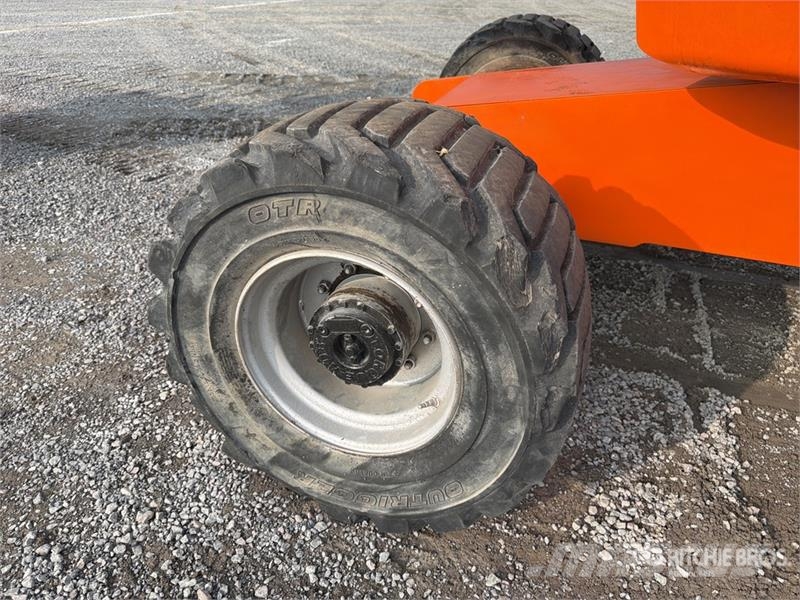 JLG 450AJ 4WD Diesel Elevador Articulado / Articulatin Gelenkteleskoparbeitsbühnen