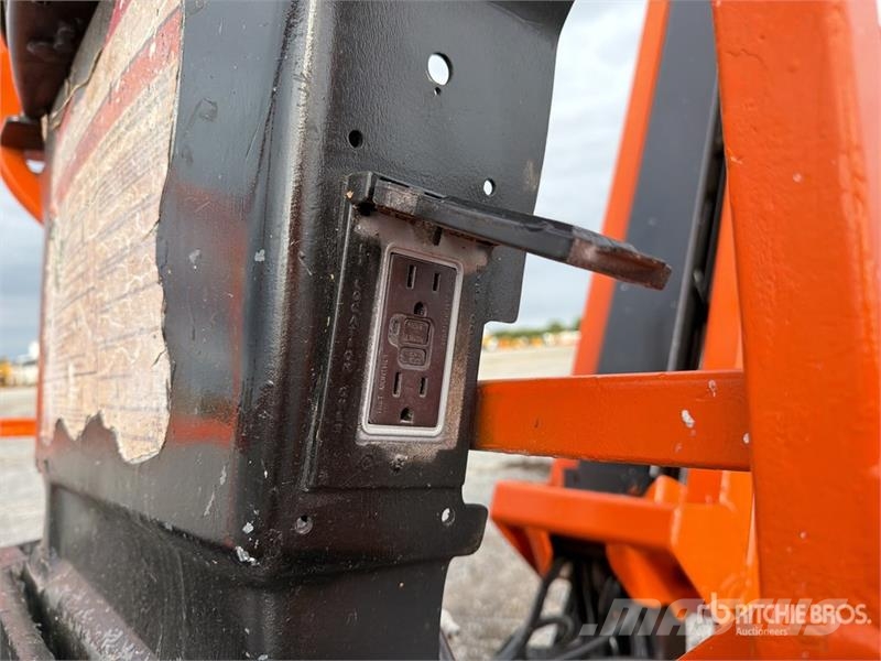 JLG 450AJ 4WD Diesel Elevador Articulado / Articulatin Gelenkteleskoparbeitsbühnen