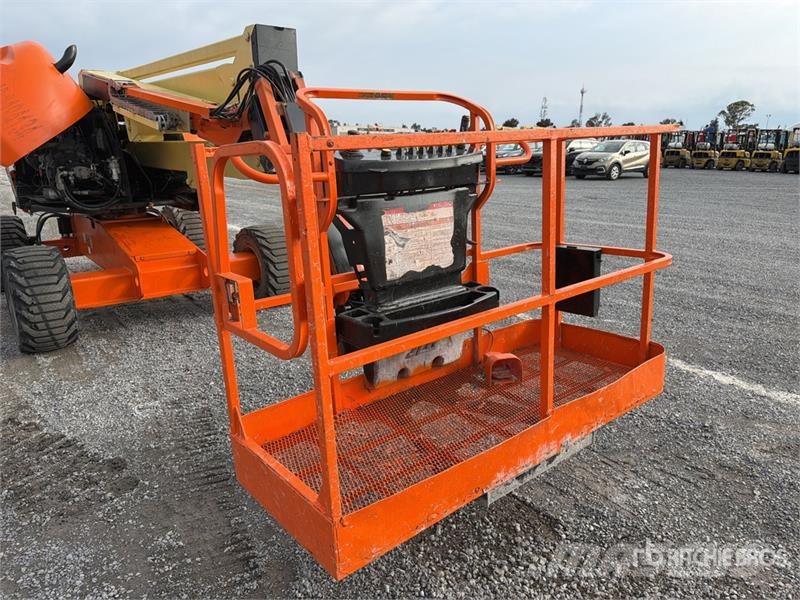 JLG 450AJ 4WD Diesel Elevador Articulado / Articulatin Gelenkteleskoparbeitsbühnen