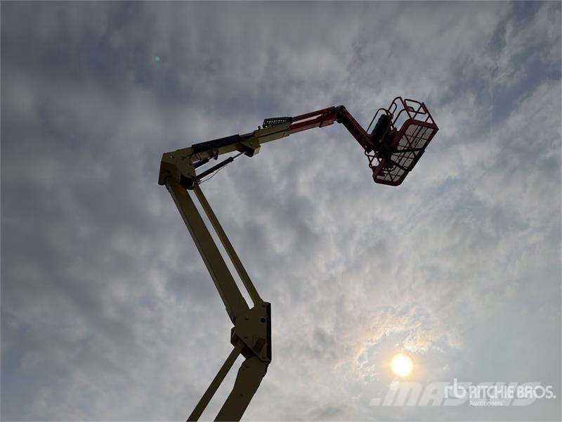 JLG 450AJ 4WD Diesel Elevador Articulado / Articulatin Gelenkteleskoparbeitsbühnen