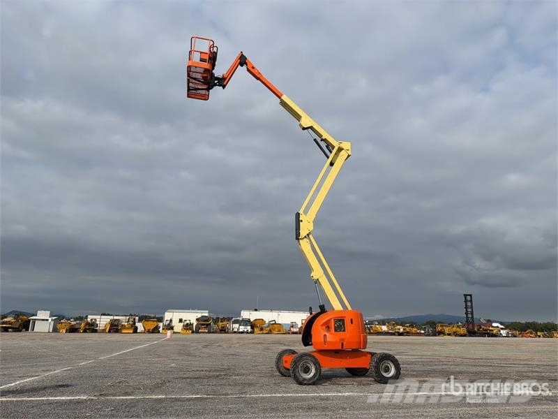 JLG 450AJ 4WD Diesel Elevador Articulado / Articulatin Gelenkteleskoparbeitsbühnen
