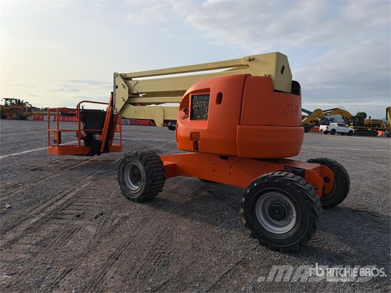 JLG 450AJ 4WD Diesel Elevador Articulado / Articulatin Gelenkteleskoparbeitsbühnen