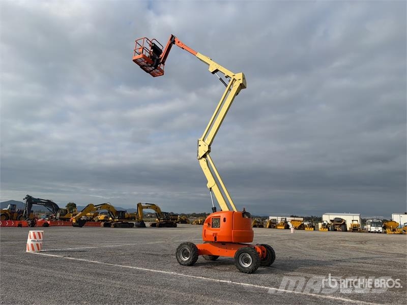 JLG 450AJ 4WD Diesel Elevador Articulado / Articulatin Gelenkteleskoparbeitsbühnen