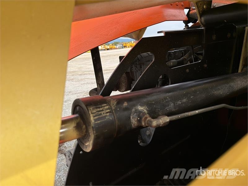 JLG 450AJ 4WD Diesel Elevador Articulado / Articulatin Gelenkteleskoparbeitsbühnen
