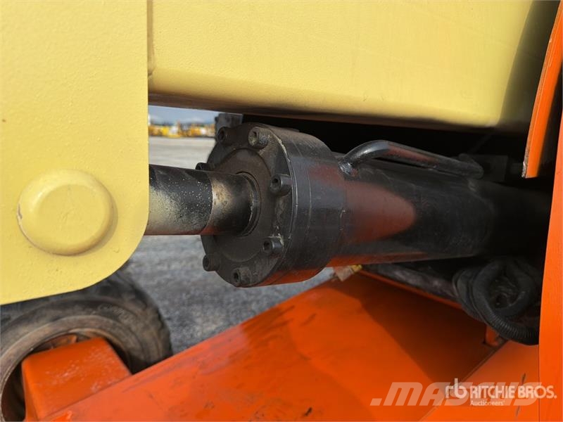 JLG 450AJ 4WD Diesel Elevador Articulado / Articulatin Gelenkteleskoparbeitsbühnen