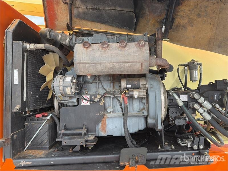 JLG 800 AJ 2WD Diesel Elevador Articulado / Articulati Zglobne podizne platforme