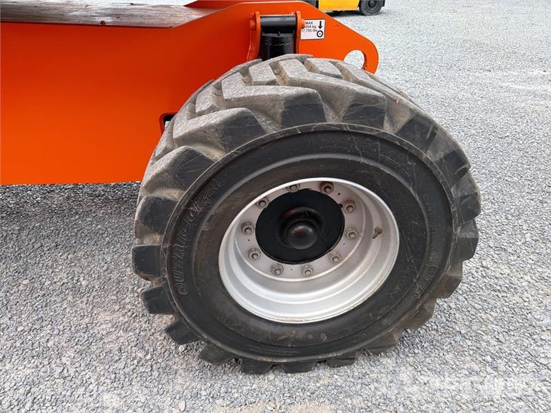 JLG 800 AJ 2WD Diesel Elevador Articulado / Articulati Zglobne podizne platforme