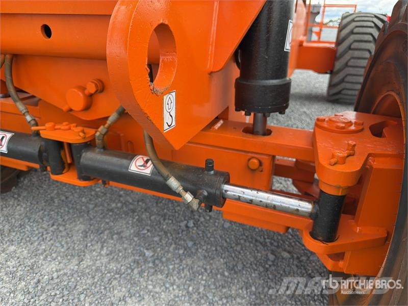 JLG 800 AJ 2WD Diesel Elevador Articulado / Articulati Zglobne podizne platforme