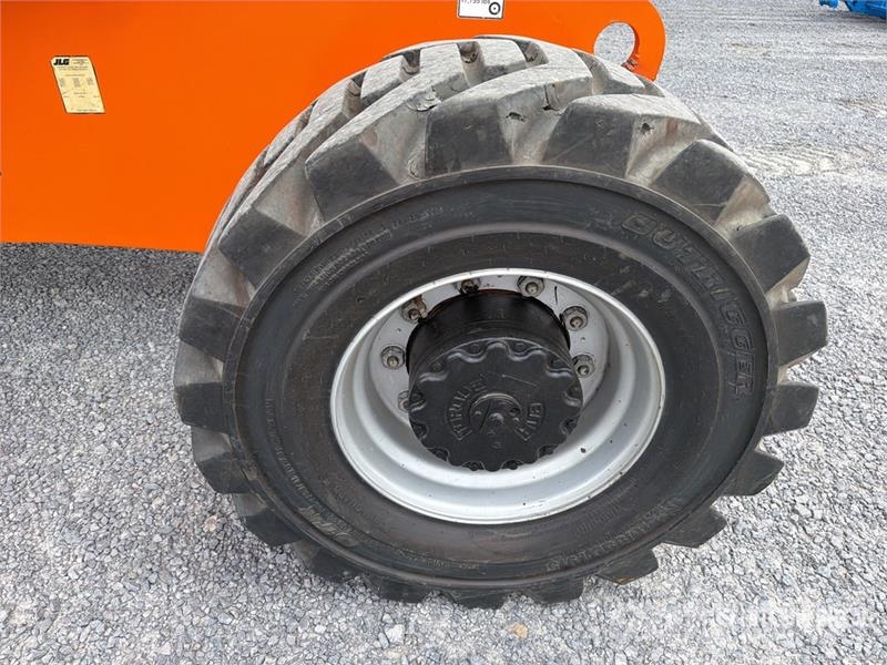 JLG 800 AJ 2WD Diesel Elevador Articulado / Articulati Zglobne podizne platforme