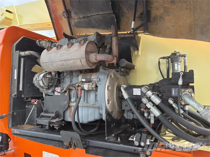 JLG 800 AJ 2WD Diesel Elevador Articulado / Articulati Zglobne podizne platforme