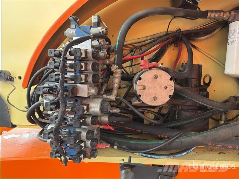 JLG 800 AJ 2WD Diesel Elevador Articulado / Articulati Zglobne podizne platforme