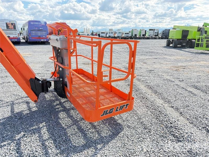 JLG 800 AJ 4WD Diesel Elevador Articulado / Articulati رافعات سلة مفصلية