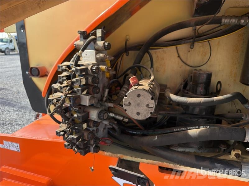 JLG 800 AJ 4WD Diesel Elevador Articulado / Articulati رافعات سلة مفصلية