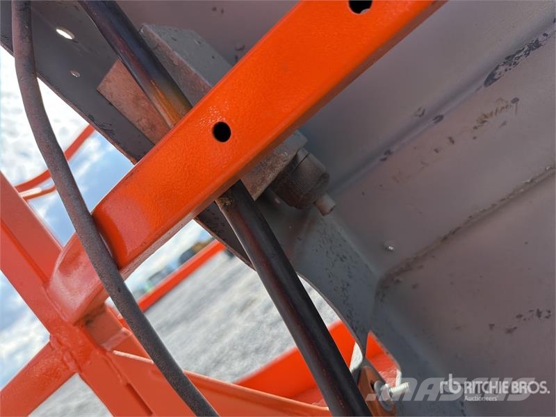 JLG 800 AJ 4WD Diesel Elevador Articulado / Articulati رافعات سلة مفصلية