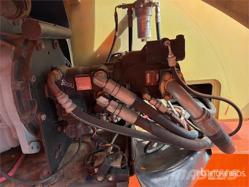 JLG 800 AJ 4WD Diesel Elevador Articulado / Articulati رافعات سلة مفصلية