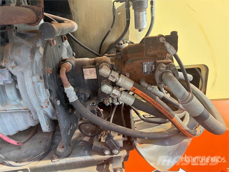JLG 800 AJ 4WD Diesel Elevador Articulado / Articulati رافعات سلة مفصلية