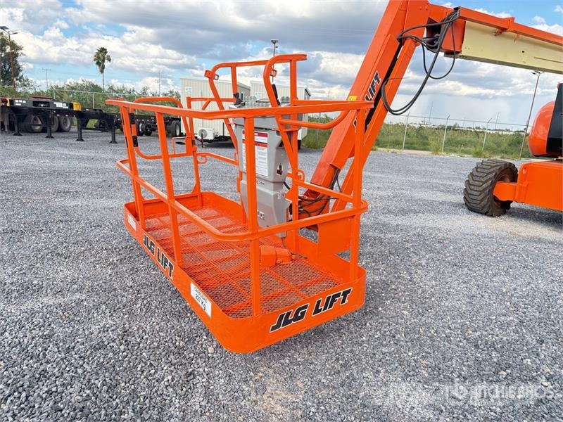 JLG 800 AJ 4WD Diesel Elevador Articulado / Articulati رافعات سلة مفصلية