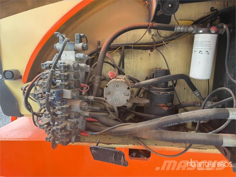 JLG 800 AJ 4WD Diesel Elevador Articulado / Articulati رافعات سلة مفصلية