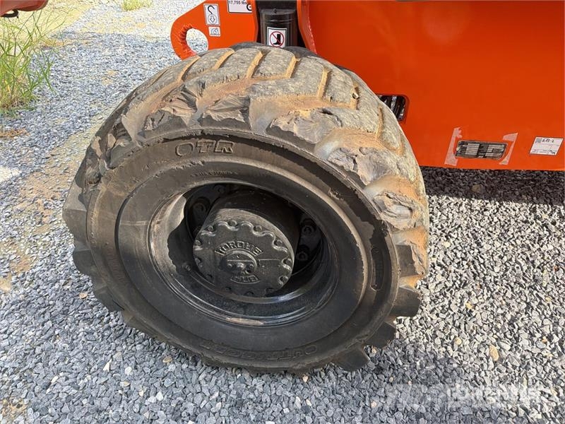 JLG 800 AJ 4WD Diesel Elevador Articulado / Articulati رافعات سلة مفصلية