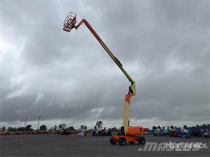 JLG 800 AJ 4WD Diesel Elevador Articulado / Articulati Strēles pacēlāji