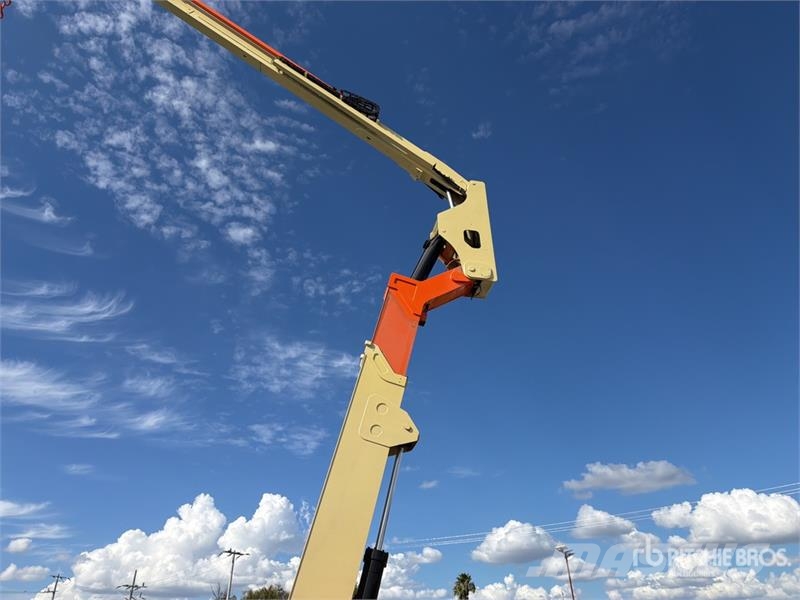JLG 800 AJ 4WD Diesel Elevador Articulado / Articulati رافعات سلة مفصلية