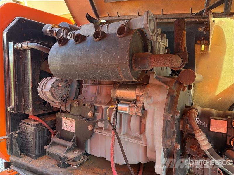 JLG 800 AJ 4WD Diesel Elevador Articulado / Articulati رافعات سلة مفصلية
