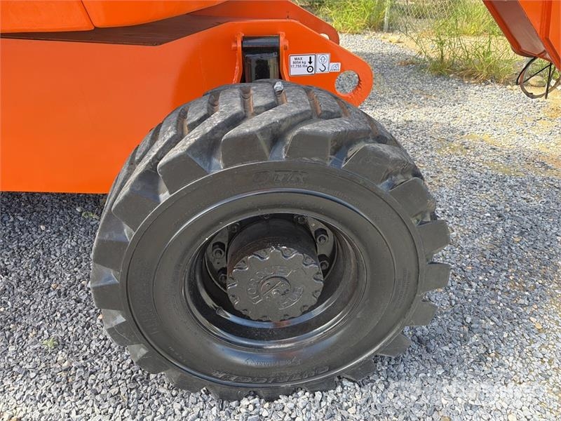 JLG 800 AJ 4WD Diesel Elevador Articulado / Articulati رافعات سلة مفصلية