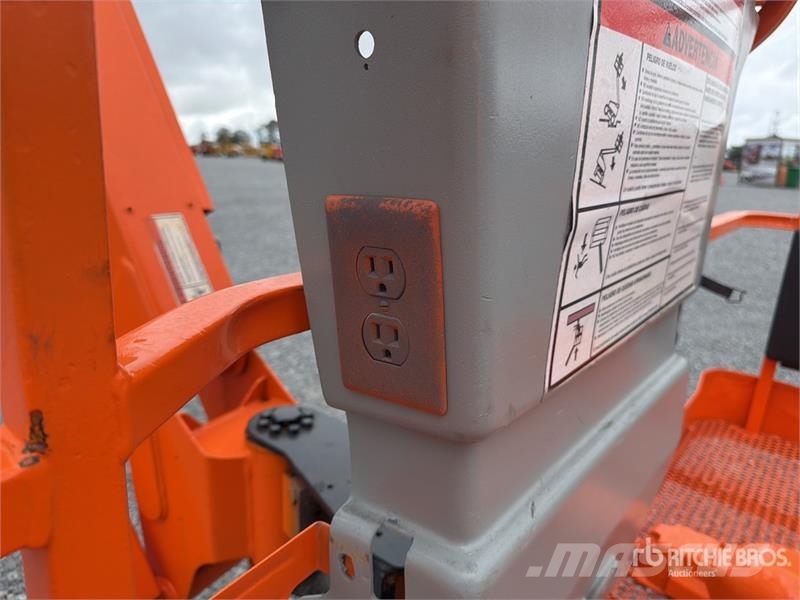 JLG 800 AJ 4WD Diesel Elevador Articulado / Articulati Strēles pacēlāji