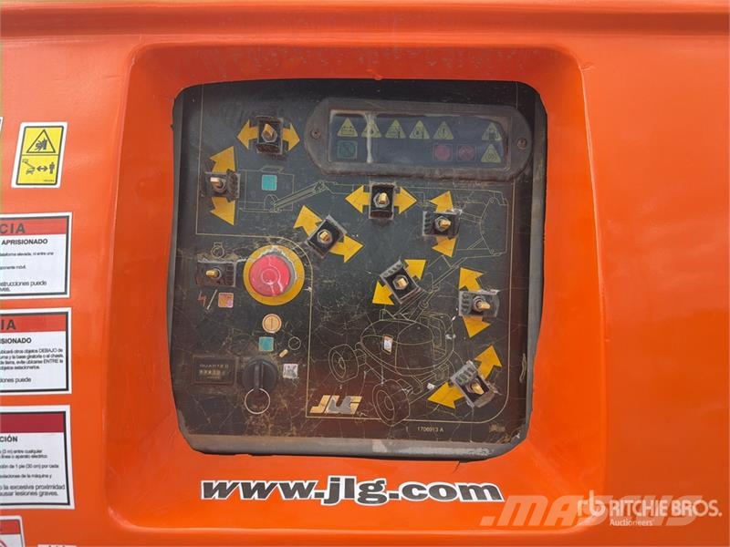 JLG 800 AJ 4WD Diesel Elevador Articulado / Articulati رافعات سلة مفصلية
