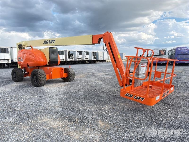 JLG 800 AJ 4WD Diesel Elevador Articulado / Articulati رافعات سلة مفصلية