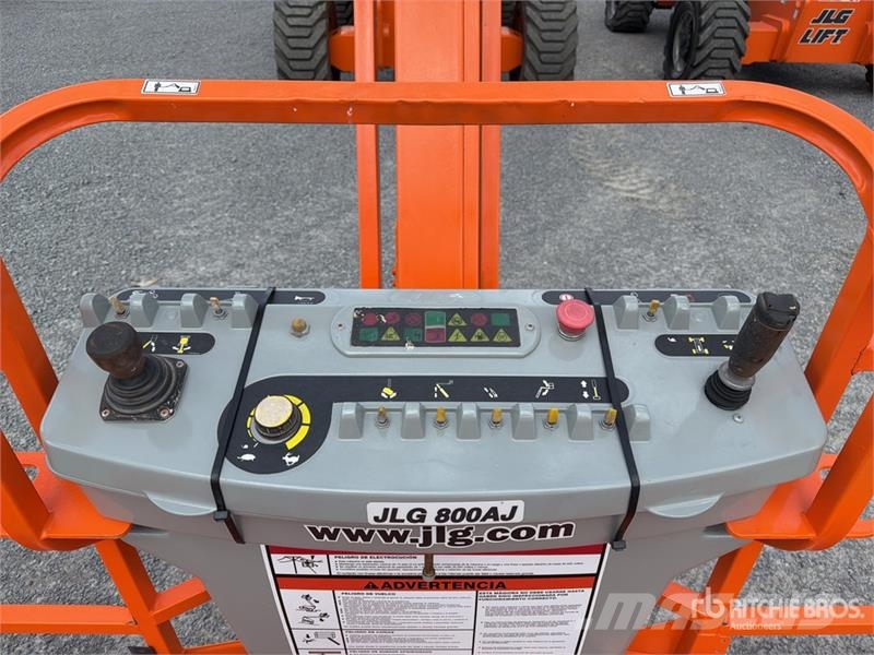 JLG 800AJ 2WD Diesel Elevador Articulado / Articulatin Strēles pacēlāji
