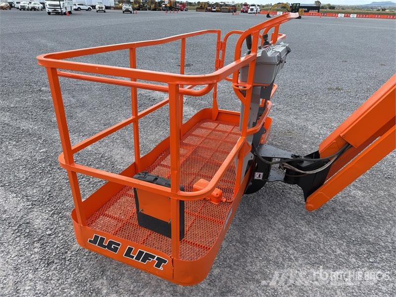 JLG 800AJ 2WD Diesel Elevador Articulado / Articulatin Strēles pacēlāji