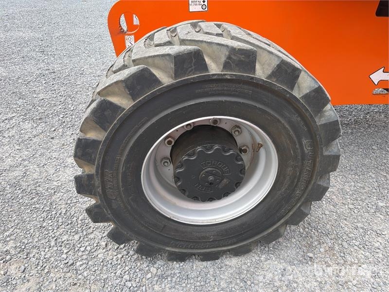 JLG 800AJ 2WD Diesel Elevador Articulado / Articulatin Strēles pacēlāji