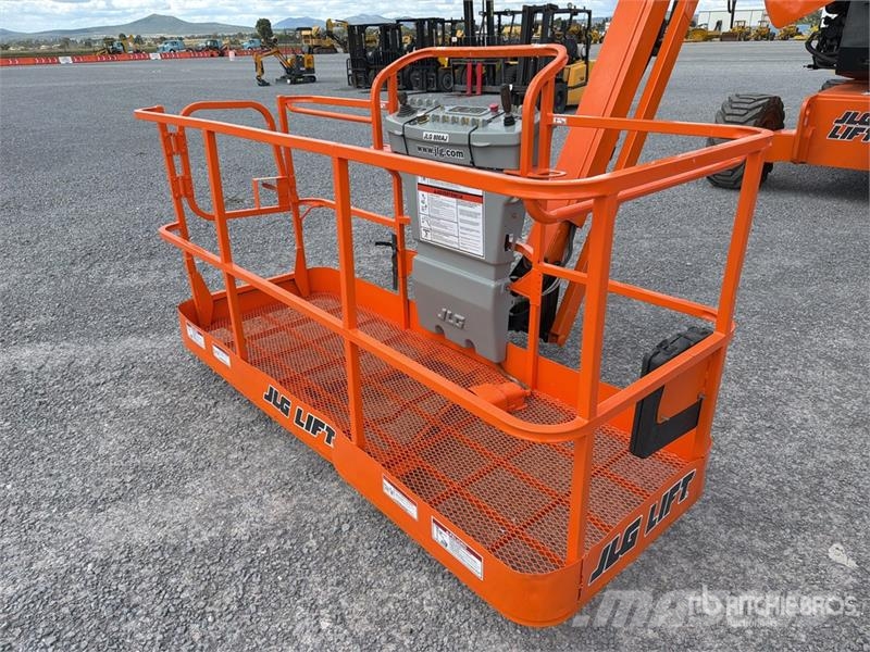 JLG 800AJ 2WD Diesel Elevador Articulado / Articulatin Strēles pacēlāji