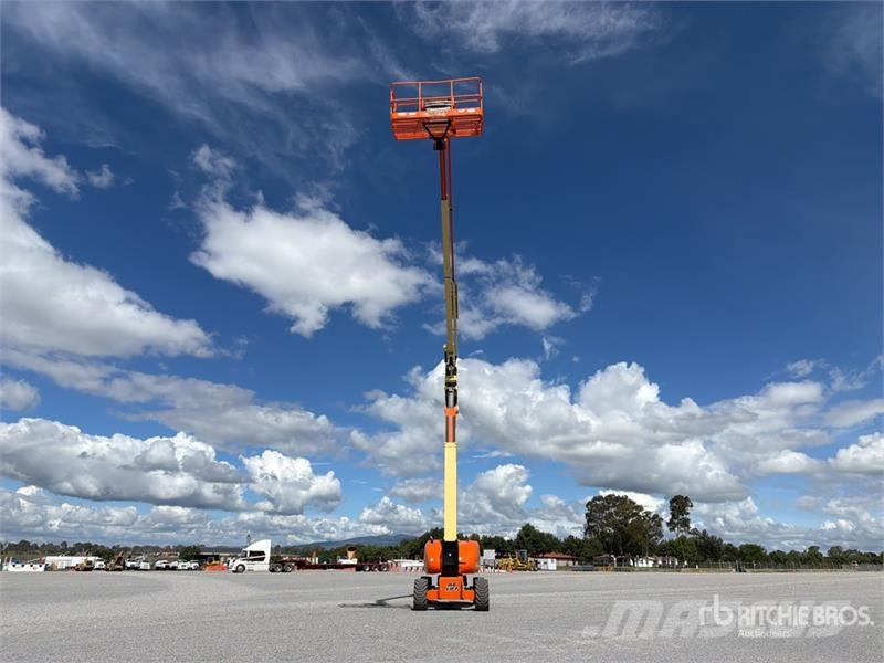 JLG 800AJ 2WD Diesel Elevador Articulado / Articulatin Strēles pacēlāji